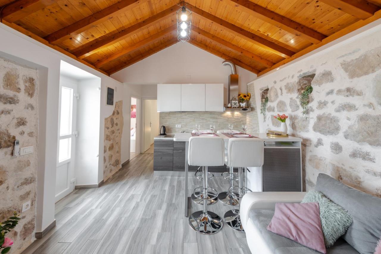 Little Stone House Apartment Buici  Exterior foto